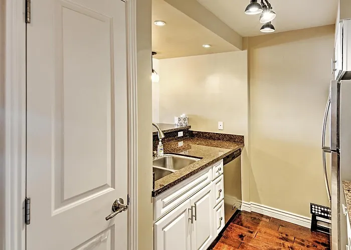 < 1 Mi To Old Town! Couples Haven W/ Pool Access * Scottsdale