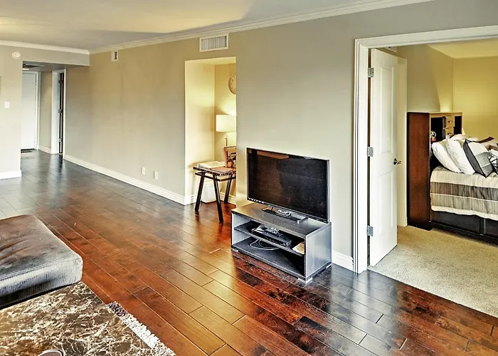 < 1 Mi To Old Town! Couples Haven W/ Pool Access Holiday home *