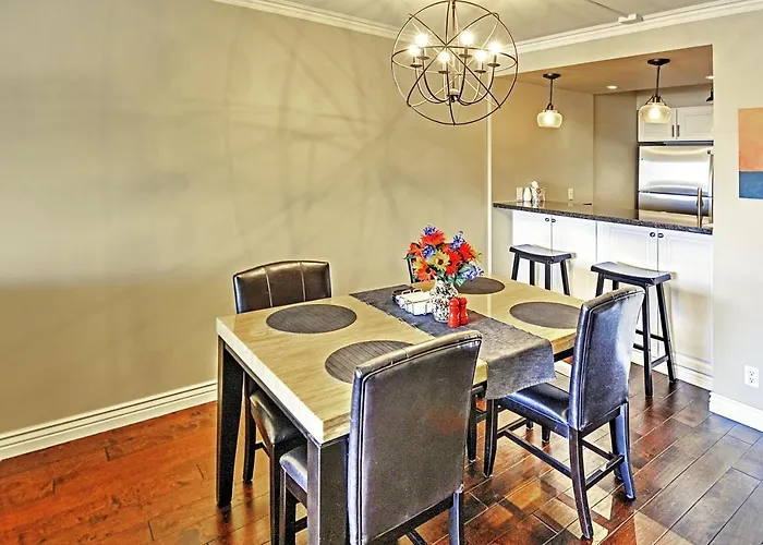 < 1 Mi To Old Town! Couples Haven W/ Pool Access Holiday home