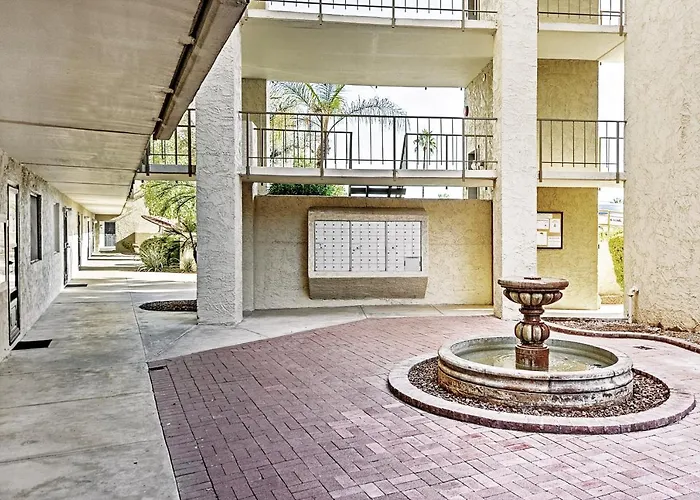 < 1 Mi To Old Town! Couples Haven W/ Pool Access Holiday home *