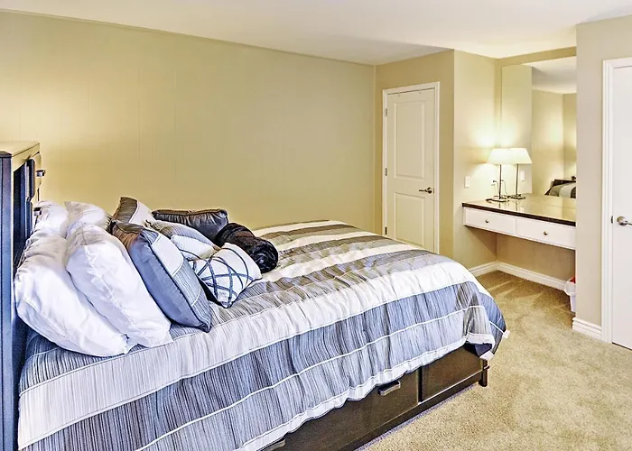 Holiday home < 1 Mi To Old Town! Couples Haven W/ Pool Access *